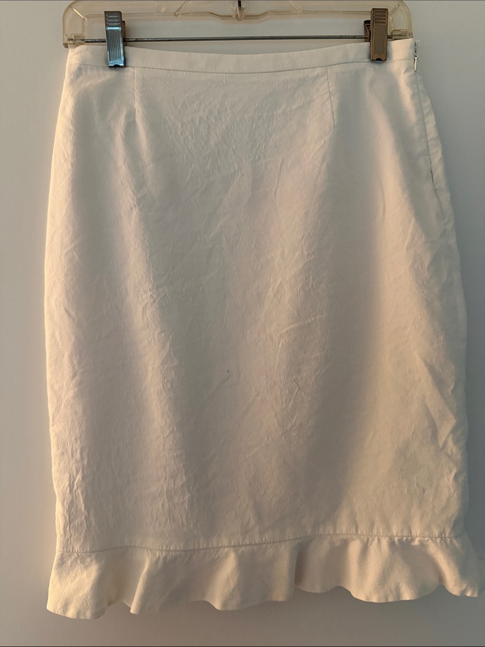 Elie Tahari White Pencil Skirt with Ruffle Hem
